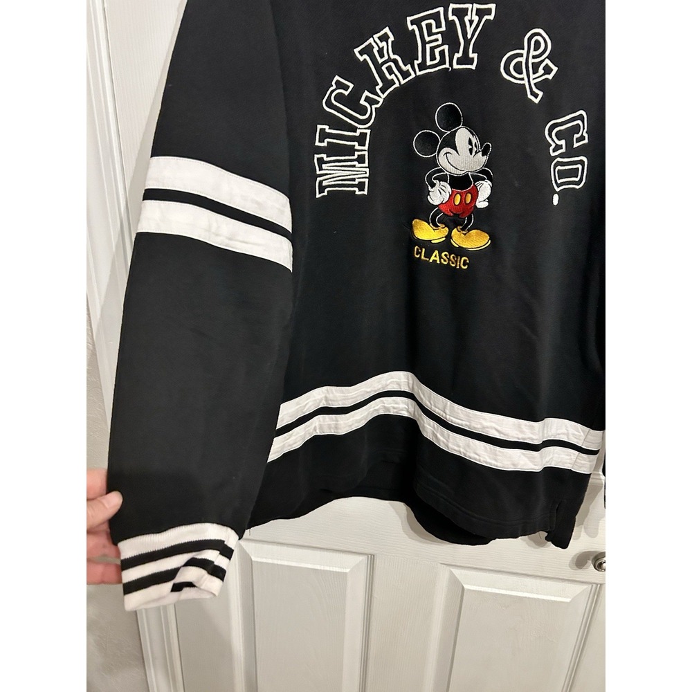 Vintage Disney Mickey & Co. Classic Crew Neck Sweatshirt Medium Embroidered 90s - Picture 6 of 15